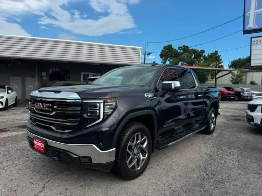 2023 GMC Sierra 1500 SLT Crew Cab 4WD