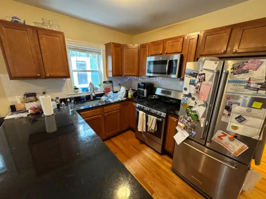 Propiedad en alquiler con 4 habitaciones y 2 baños en Somerville