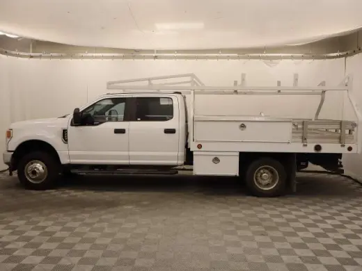 Ford F-350 Super Duty 2021 4x4 Lariat 4dr Crew Cab 179 in. WB DRW Chassis