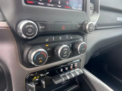 Ram 1500 2019 4x4 Big Horn 4dr Crew Cab 5.6 ft. SB Pickup