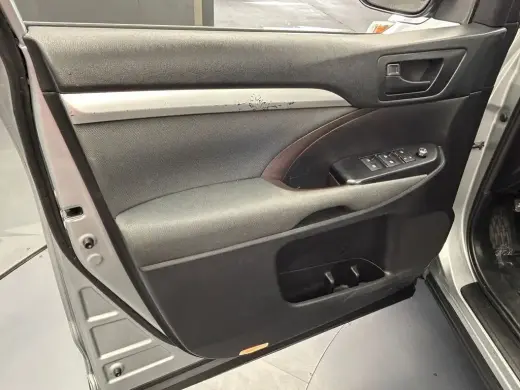 Toyota Highlander 2019 LE 4dr SUV (2.7L I4)