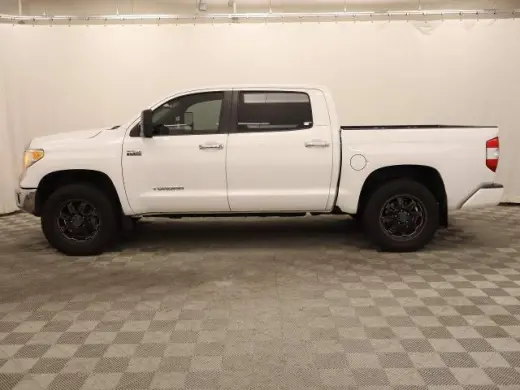 Toyota Tundra 2016 4x4 Limited 4dr CrewMax Cab Pickup SB (5.7L V8 FFV)
