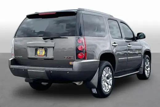 GMC Yukon 2013 AWD Denali 4dr SUV