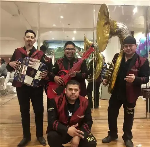 👉GRUPO NORTEÑO CON TUBA✌️