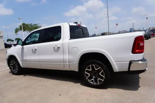 Ram 1500 2025 4x4 Laramie 4dr Crew Cab 5.6 ft. SB Pickup