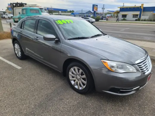 2011 Chrysler 200 Touring 4-Door Sedan