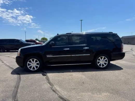 GMC Yukon XL 2011 AWD Denali XL 4dr SUV
