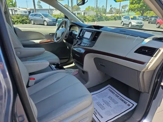 2013 Toyota Sienna XLE Mobility 7-Passenger