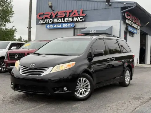 2017 Toyota Sienna XLE Premium 8-Passenger