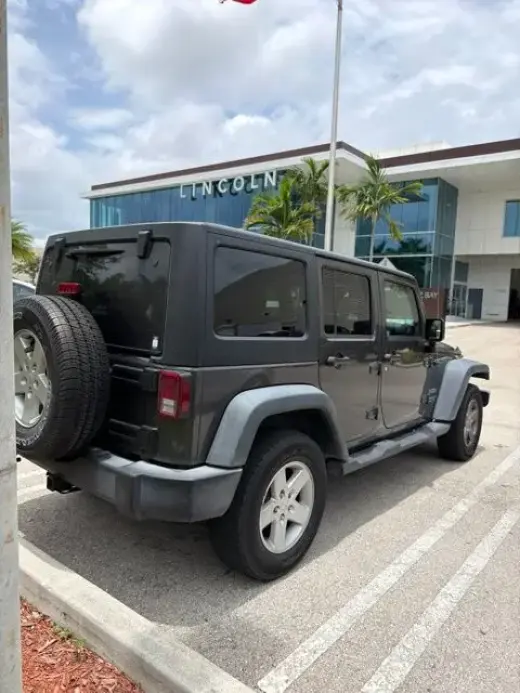 Jeep Wrangler Unlimited 2017 4x4 Sport 4dr SUV