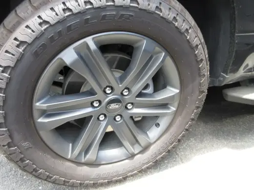 Ford F-150 2023 4x4 Platinum 4dr SuperCrew 6.5 ft. SB