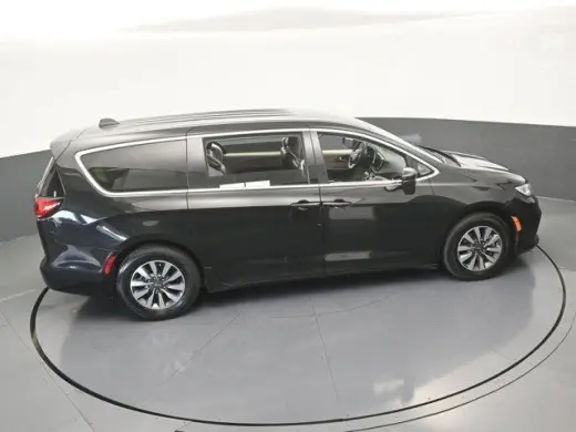 Chrysler Pacifica Plug-In Hybrid 2023 Touring L 4dr Mini-Van