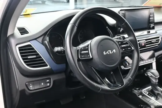 Kia Seltos 2023 S 4dr SUV