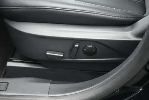 Ford Mustang Mach-E 2025 Select 4dr SUV