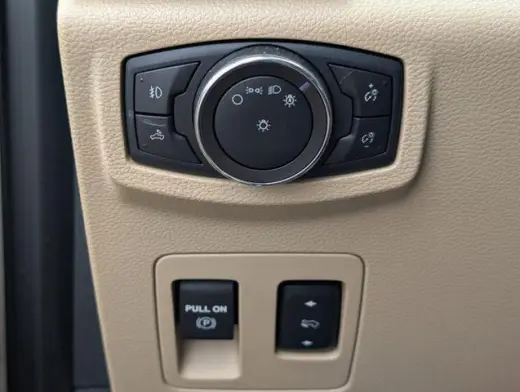 Ford F-150 2018 4x2 XL 4dr SuperCrew 5.5 ft. SB