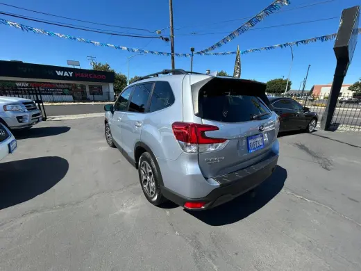 2021 SUBARU FORESTER