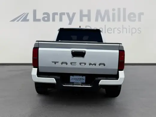 Toyota Tacoma 2024 4x2 SR5 4dr Double Cab 5.0 ft SB