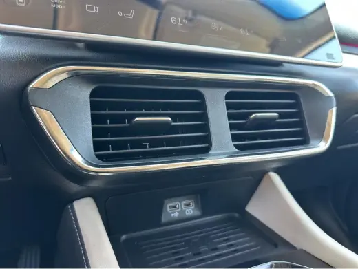 2023 VinFast VF 8 Plus