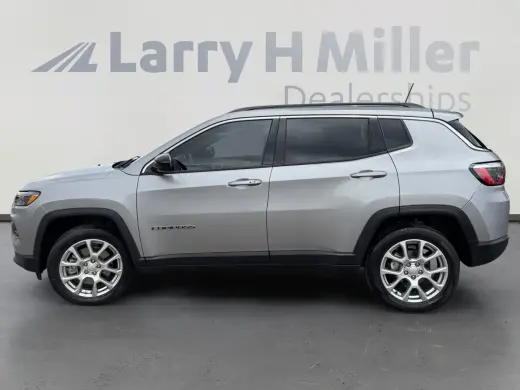 Jeep Compass 2023 4x4 Latitude Lux 4dr SUV