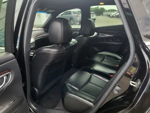 2017 INFINITI Q70