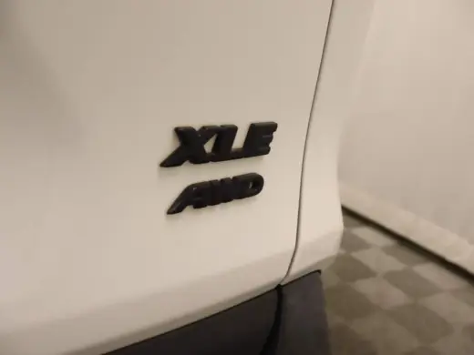 Toyota RAV4 2021 AWD XLE 4dr SUV