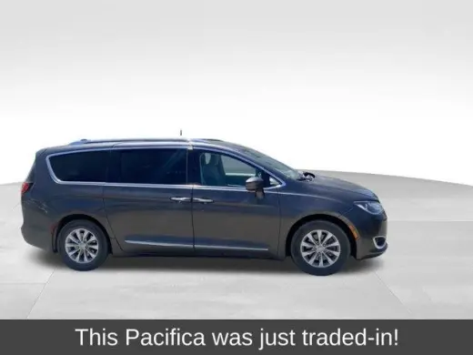 Chrysler Pacifica 2018 Touring L Plus 4dr Mini-Van