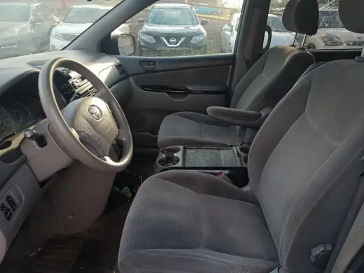 2004 Toyota Sienna