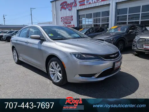 2016 Chrysler 200 Series Limited 4-Door Sedan