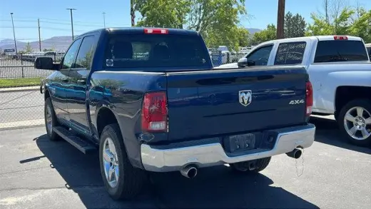 Ram 1500 Classic 2021 4x4 Tradesman 4dr Crew Cab 5.5 ft. SB Pickup
