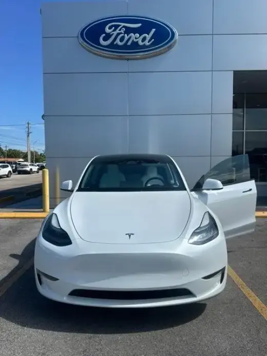 Tesla Model Y 2024 AWD Performance 4dr Crossover
