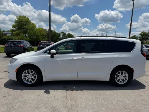 2020 Chrysler Voyager
