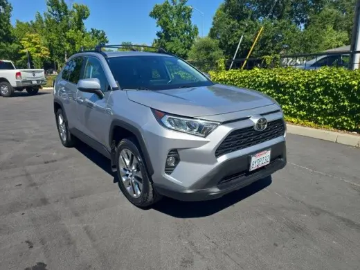 Toyota RAV4 2021 XLE Premium 4dr SUV