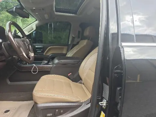 GMC Sierra 3500HD 2018 4x4 Denali 4dr Crew Cab SRW