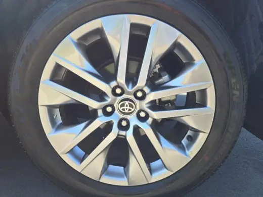 Toyota RAV4 2024 AWD XLE Premium 4dr SUV