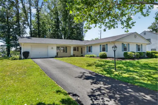 Propiedad en alquiler con 4 habitaciones y 2 baños en Fairfax