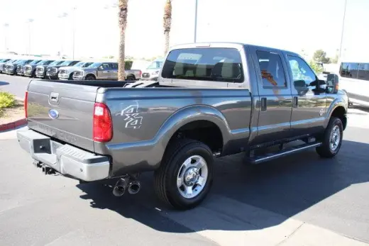 Ford F-250 Super Duty 2016 4x4 XLT 4dr Crew Cab 6.8 ft. SB Pickup