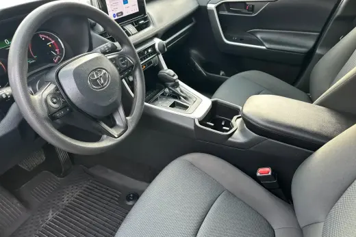 Toyota RAV4 2023 LE 4dr SUV