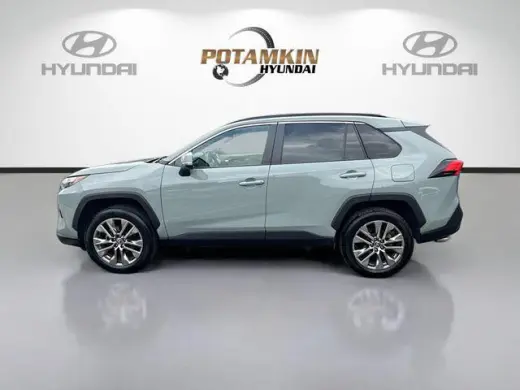 Toyota RAV4 2023 XLE Premium 4dr SUV