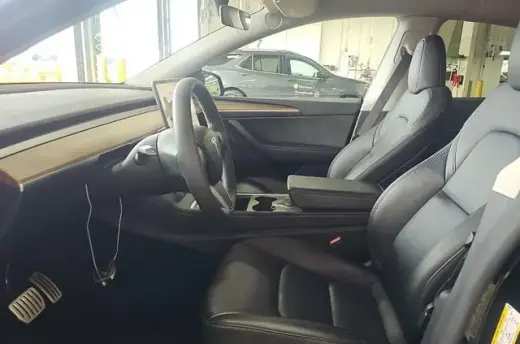 Tesla Model Y 2023 AWD Performance 4dr Crossover