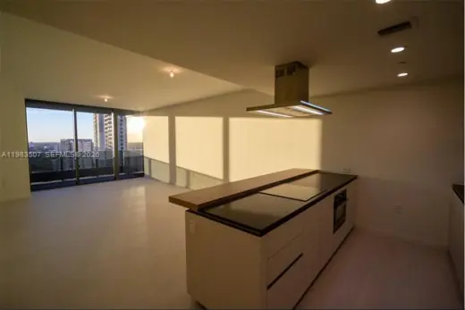 Propiedad en alquiler con 1 dormitorio y 1.5 baños en Miami
