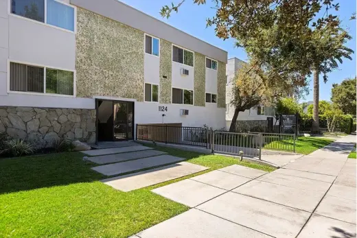 1 Bed 1 Bath Ap in Los Angeles