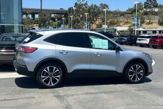 Ford Escape Hybrid 2022 SE 4dr SUV