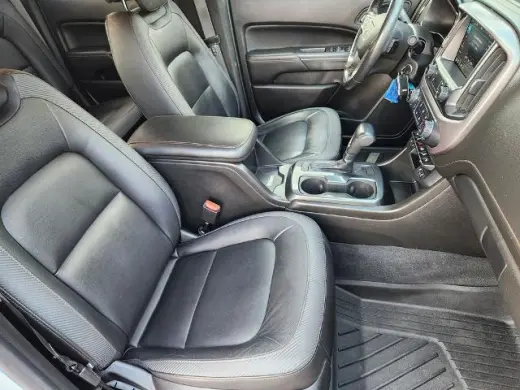 GMC Canyon 2021 4x4 AT4 4dr Crew Cab 5 ft. SB (Cloth)