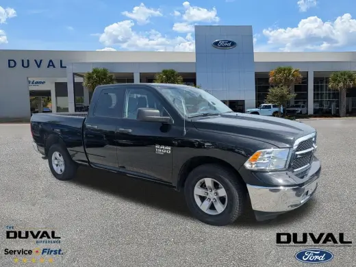Ram 1500 Classic 2024 4x2 Warlock 4dr Quad Cab 6.3 ft. SB Pickup