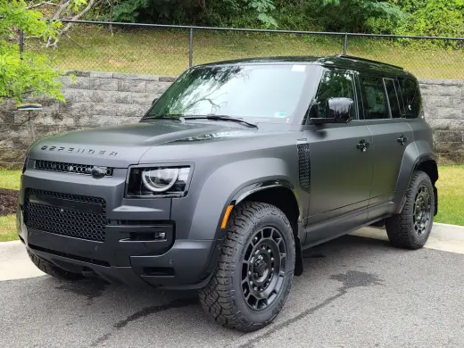 2026 Land Rover Defender 110 Octa Black
