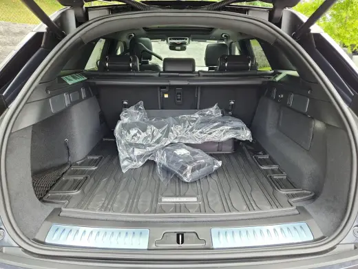 2026 Land Rover Range Rover Velar Belgravia Edition