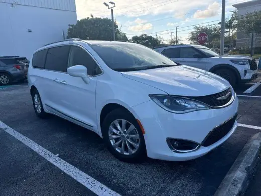 Chrysler Pacifica 2018 Touring L Plus 4dr Mini-Van
