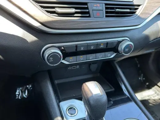 Nissan Altima 2024 2.5 SV 4dr Sedan