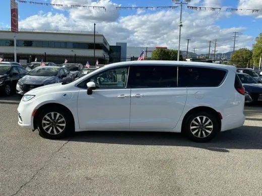 Chrysler Pacifica Plug-In Hybrid 2023 Touring L 4dr Mini-Van
