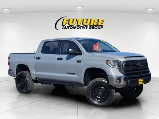 Toyota Tundra 2018 4x4 SR5 4dr CrewMax Cab Pickup SB (5.7L V8)